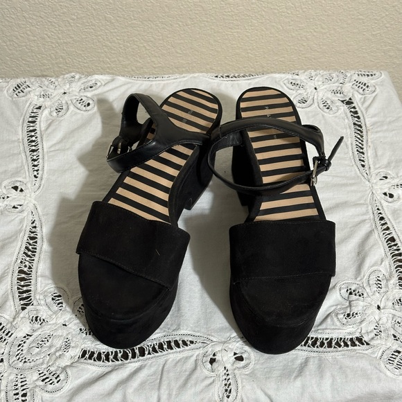 Pull&Bear flatform heel sandal in black size 7.5 or EU 38 - Picture 5 of 10